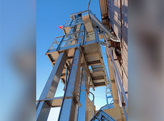 Élévateurs à godets 50T/h pour alimentation de cellules