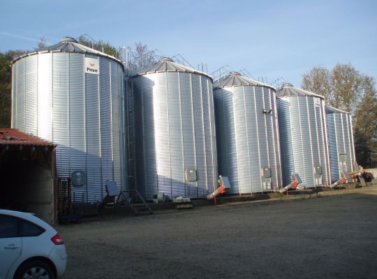 Stockage 1400 T, vis de reprise à têtes inclinées 100 T/h