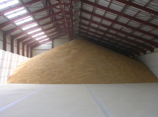 Stockage  à plat 10 000 T, manutention 100 T/h