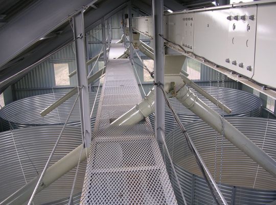 Bâtiment 6x250 tonnes manutention 50 T/h