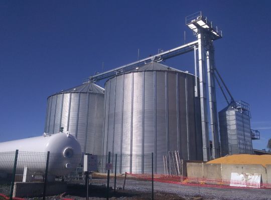 Séchoir continu avec stockage 2x1500 T
