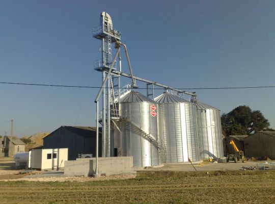 Stockage 600 T avec cellule sécheuse en toit