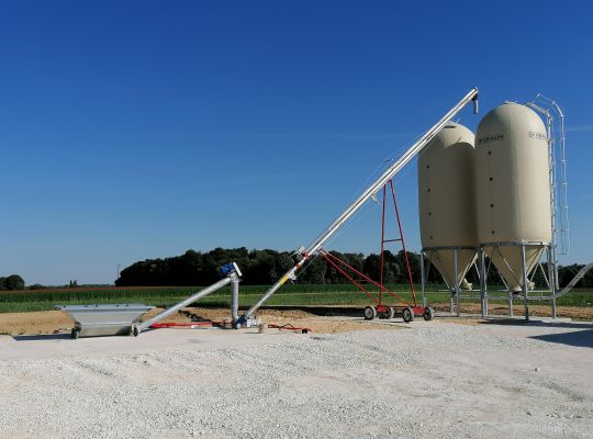 Manutention 100 T/h pour alimentation poulaillers