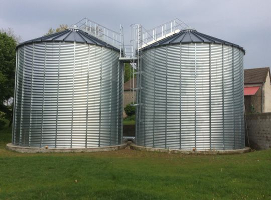 Stockage 2x300 T, toits peints